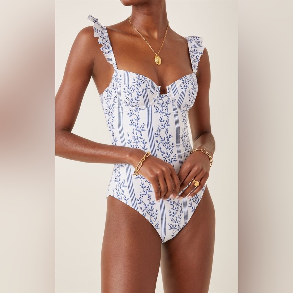 Agua by Agua Bendita - Ajonjoli Ruffled Grosellas-Print One-Piece Swimsuit GUC